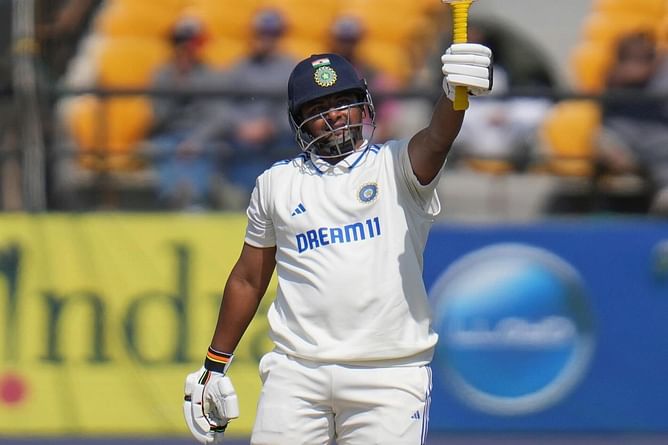 [Watch] Avesh Khan traps Sarfaraz Khan for 9 in the IND A vs IND B 2024 Duleep Trophy match