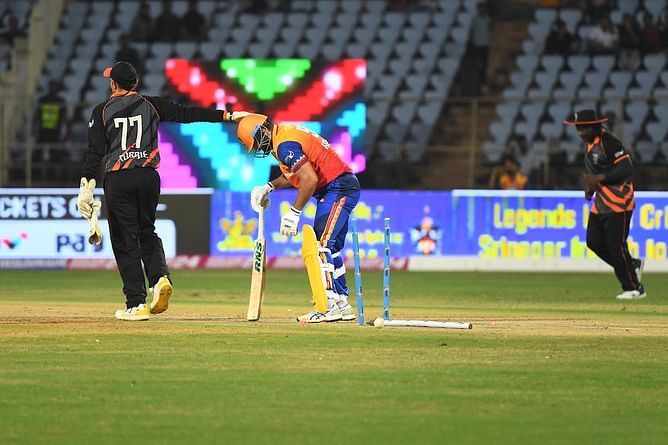 [Watch] Harbhajan Singh cleans up Irfan Pathan in the inaugural match of Legends League Cricket 2024