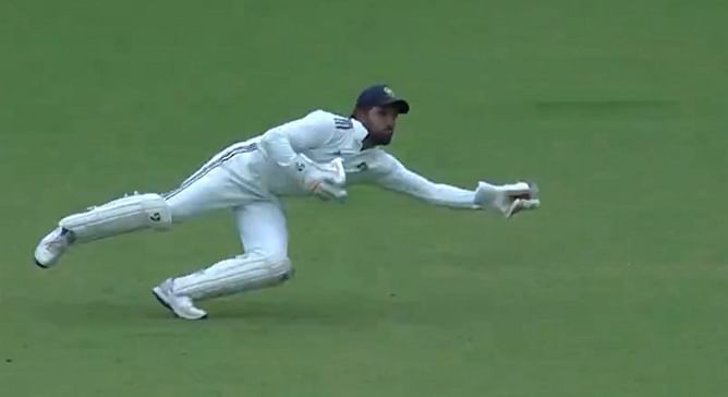 [Watch] First innings centurion Musheer Khan walks back for a duck as Dhruv Jurel pulls off a stunning diving catch in 2024 Duleep Trophy