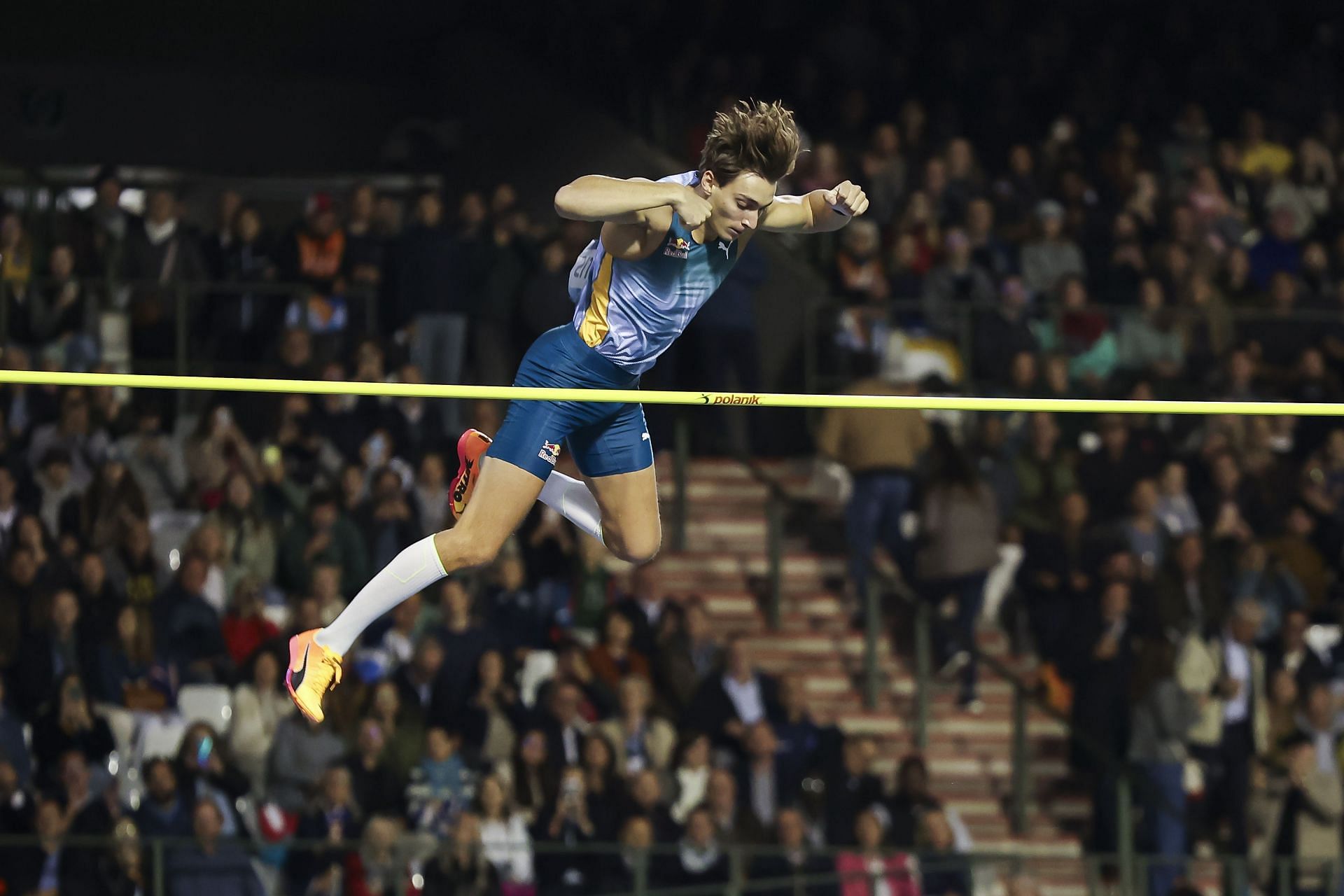 Mondo Duplantis during the pole vault event of the 2024 Diamond League finals (Image via Getty Images)