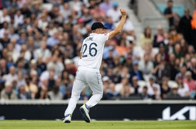 [Watch] Olly Stone's brilliant direct hit catches Dimuth Karunaratne short on Day 2 of ENG vs SL 2024 3rd Test