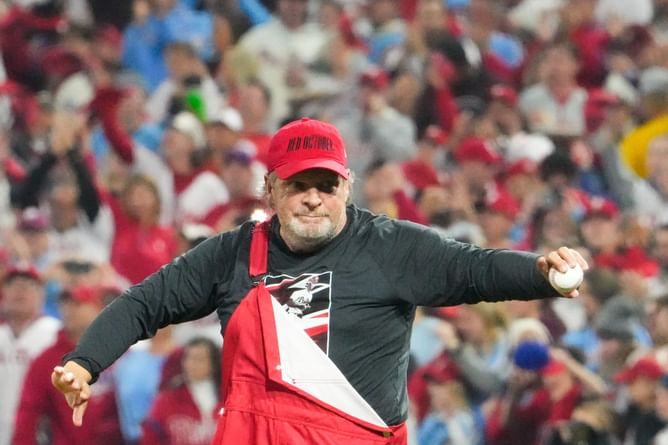 Watch: John Kruk hilariously scares kid for leaning out of the window during Nationals vs Phillies game