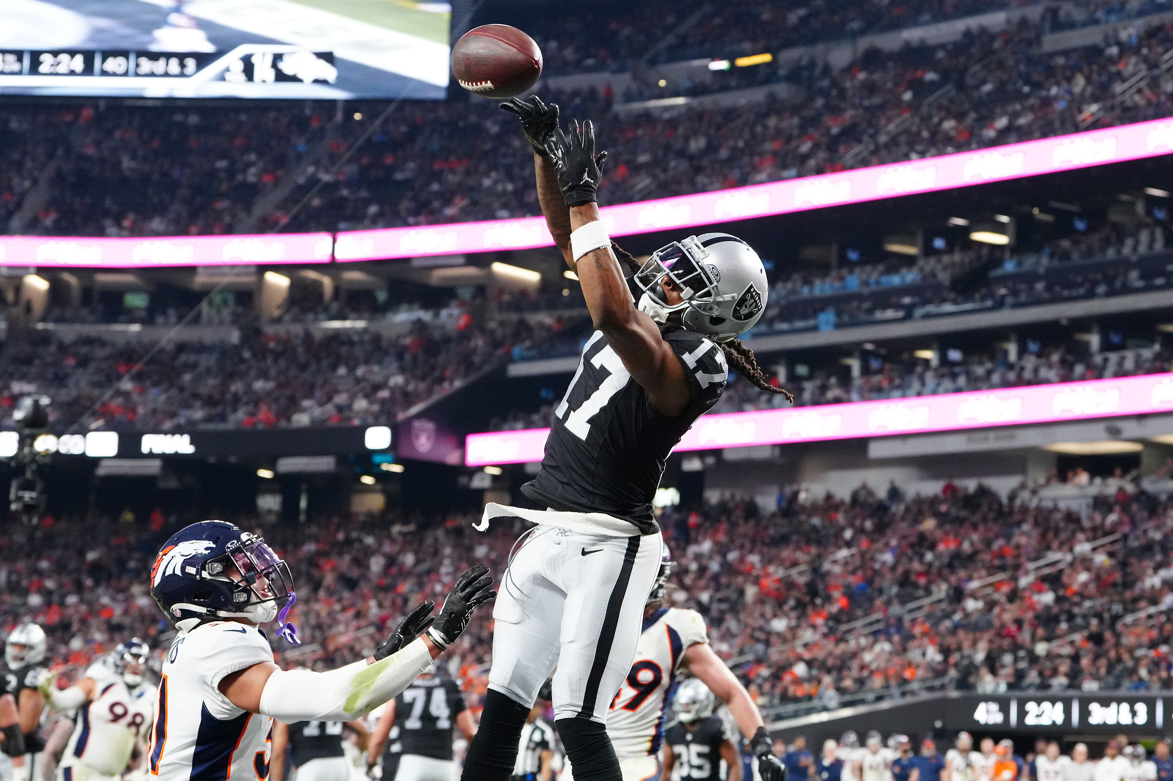 Davante Adams is the Raiders&#039; No. 1 receiver (Source: Imagn)