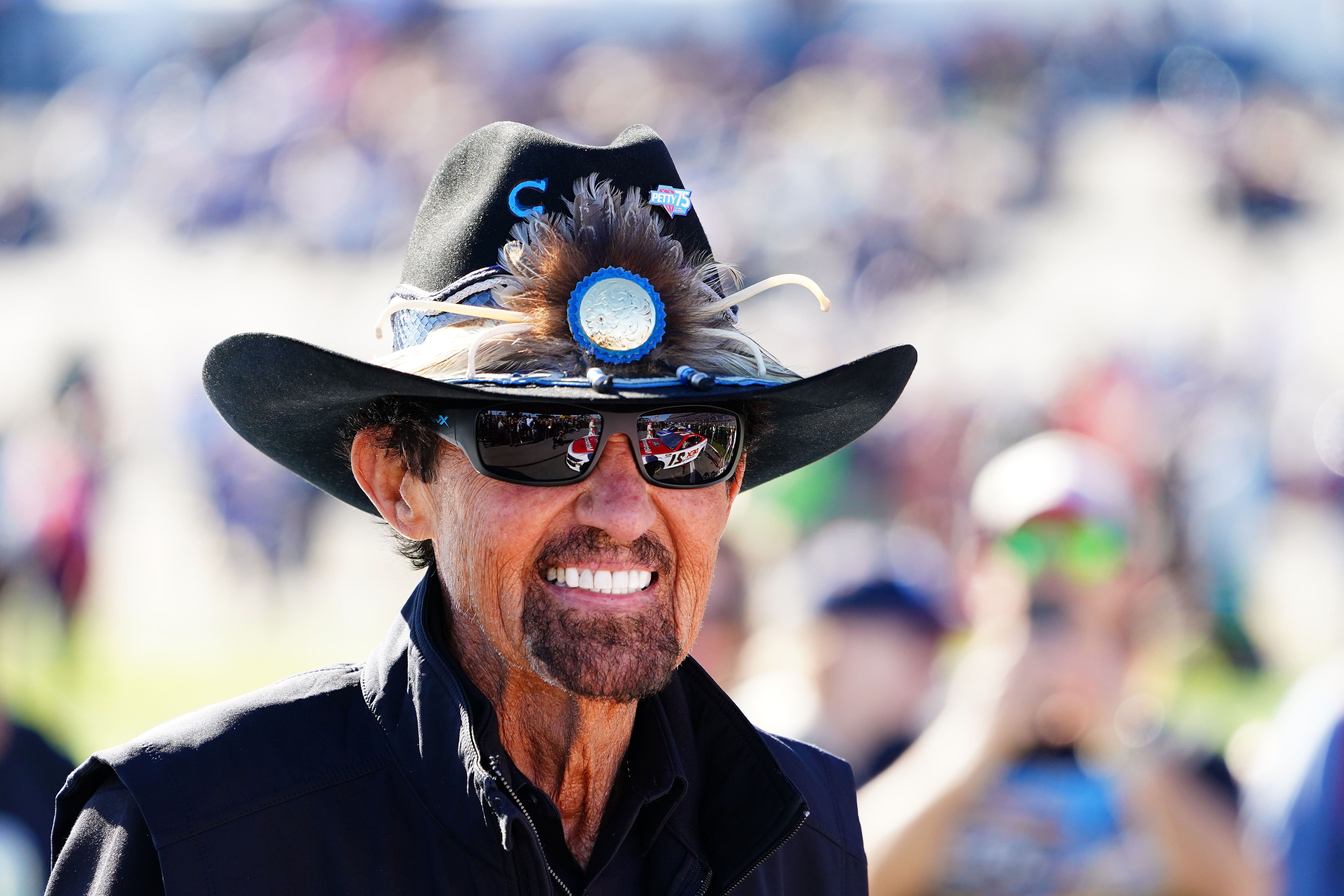 Richard Petty during driver introductions before the Daytona 500 at Daytona International Speedway (Source: Imagn)