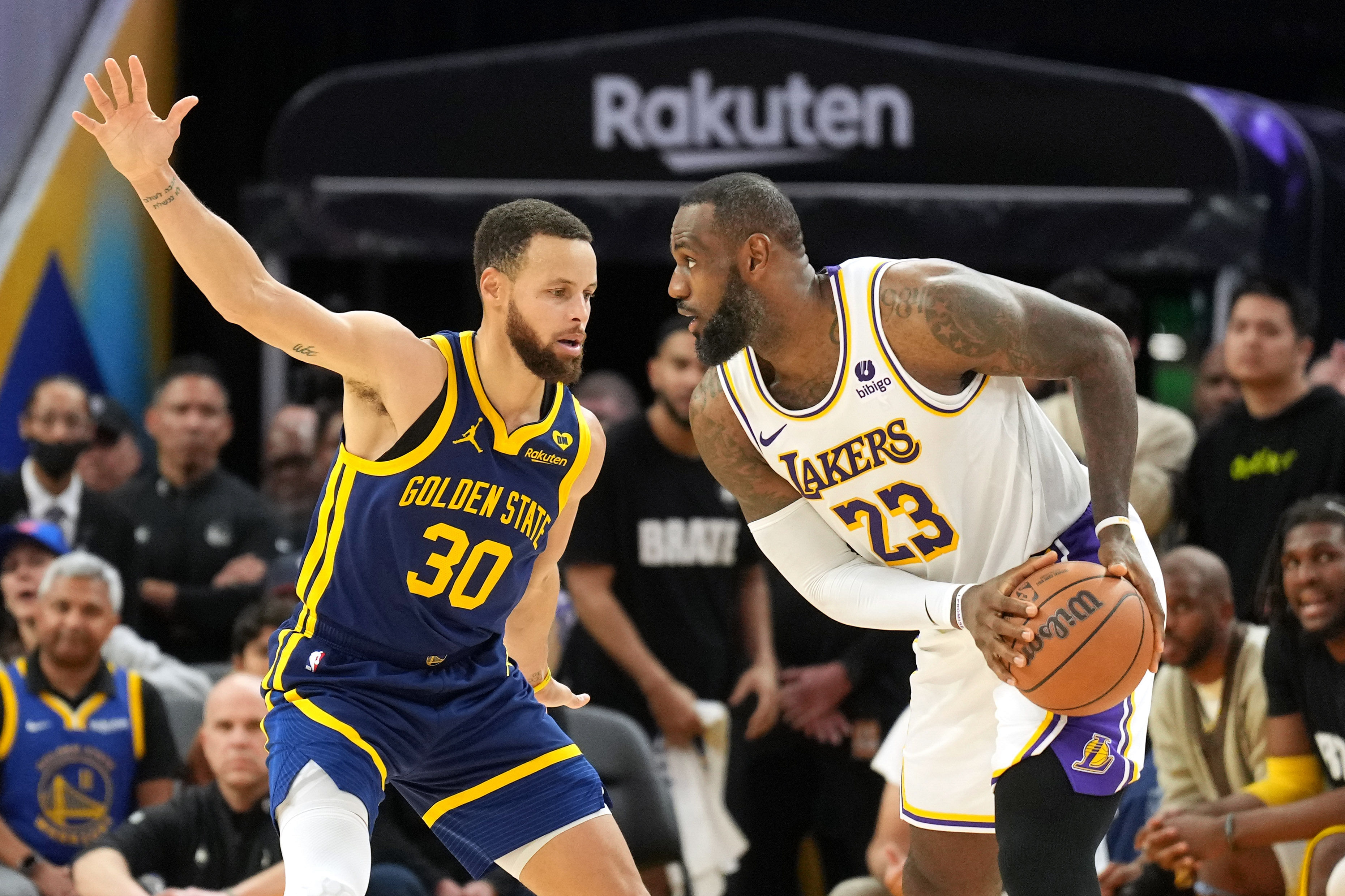 LA Lakers forward LeBron James vs. Golden State Warriors guard Stephen Curry (Source: IMAGN)