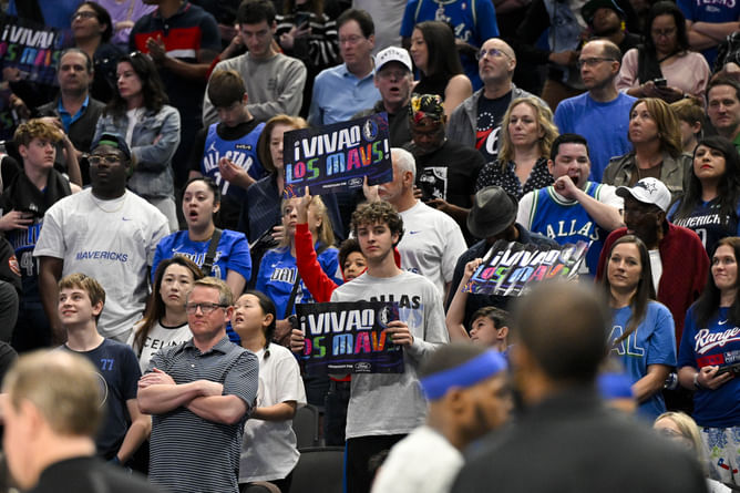 "NBA teams glazing Carti now?" - NBA fans torn over 76ers' attempt to get Playboi Carti to release his next album