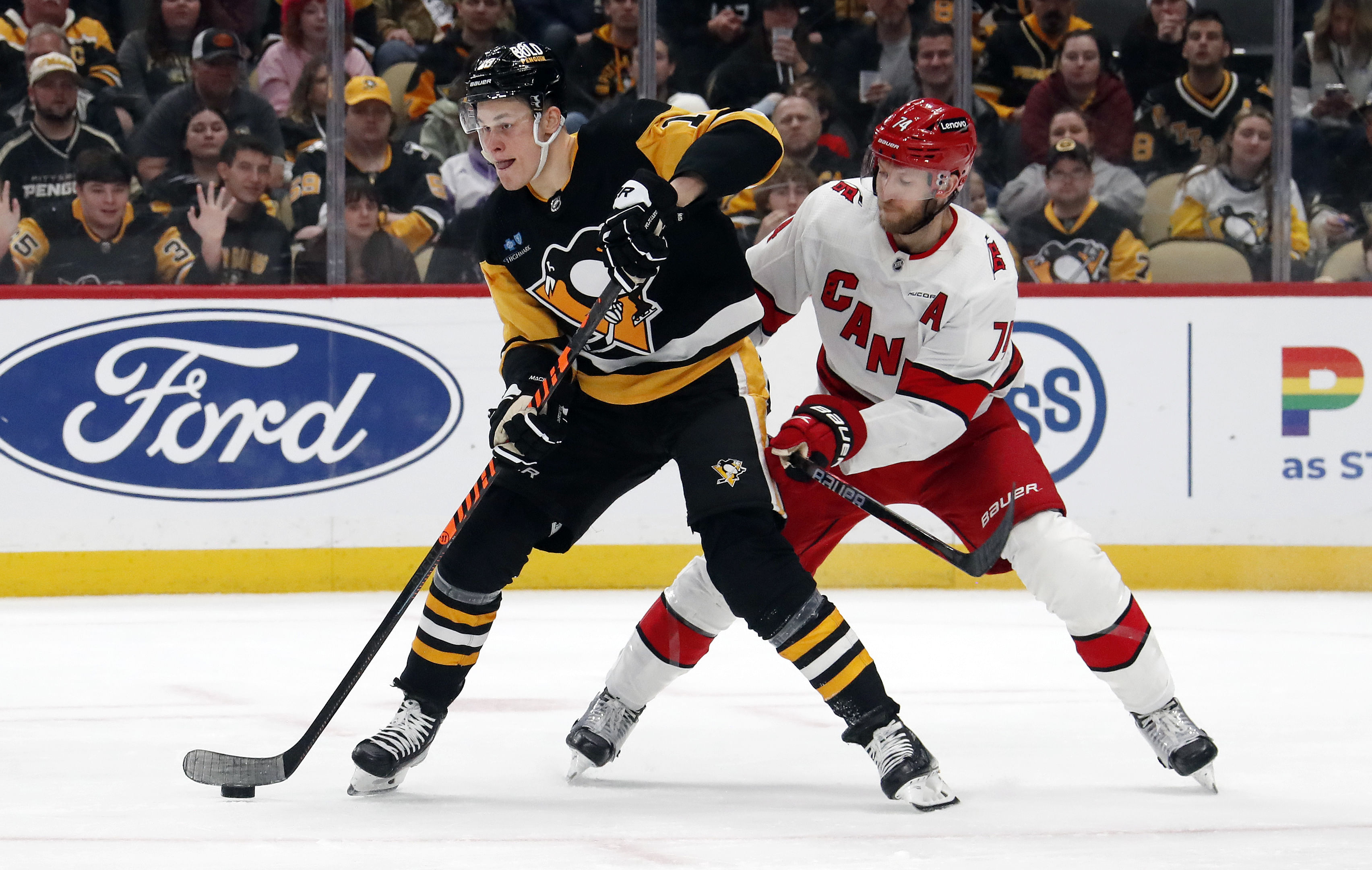 NHL: Carolina Hurricanes at Pittsburgh Penguins - Source: Imagn