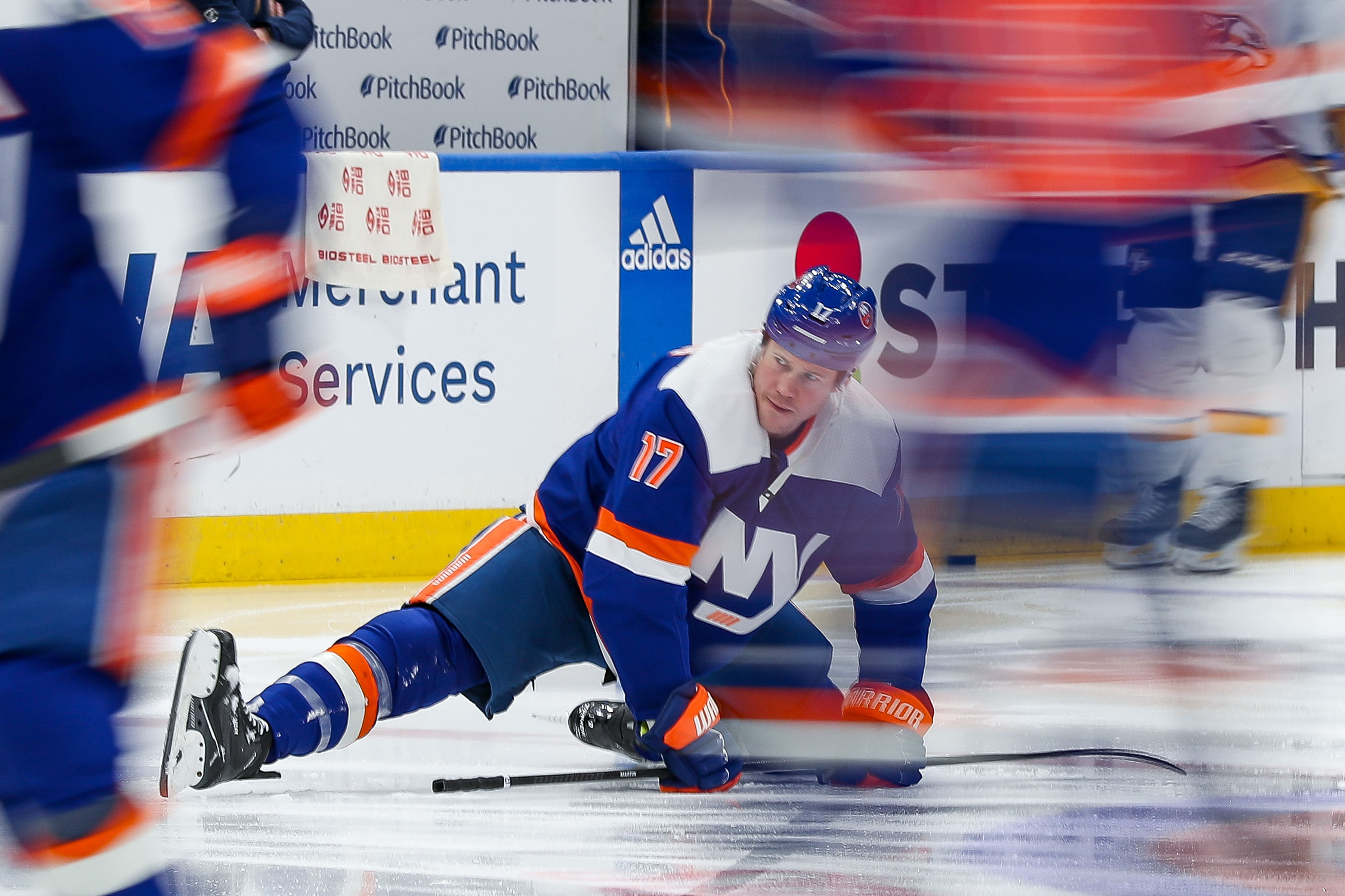 Matt Martin is returning to the Islanders for the 16th NHL season (Imagn)