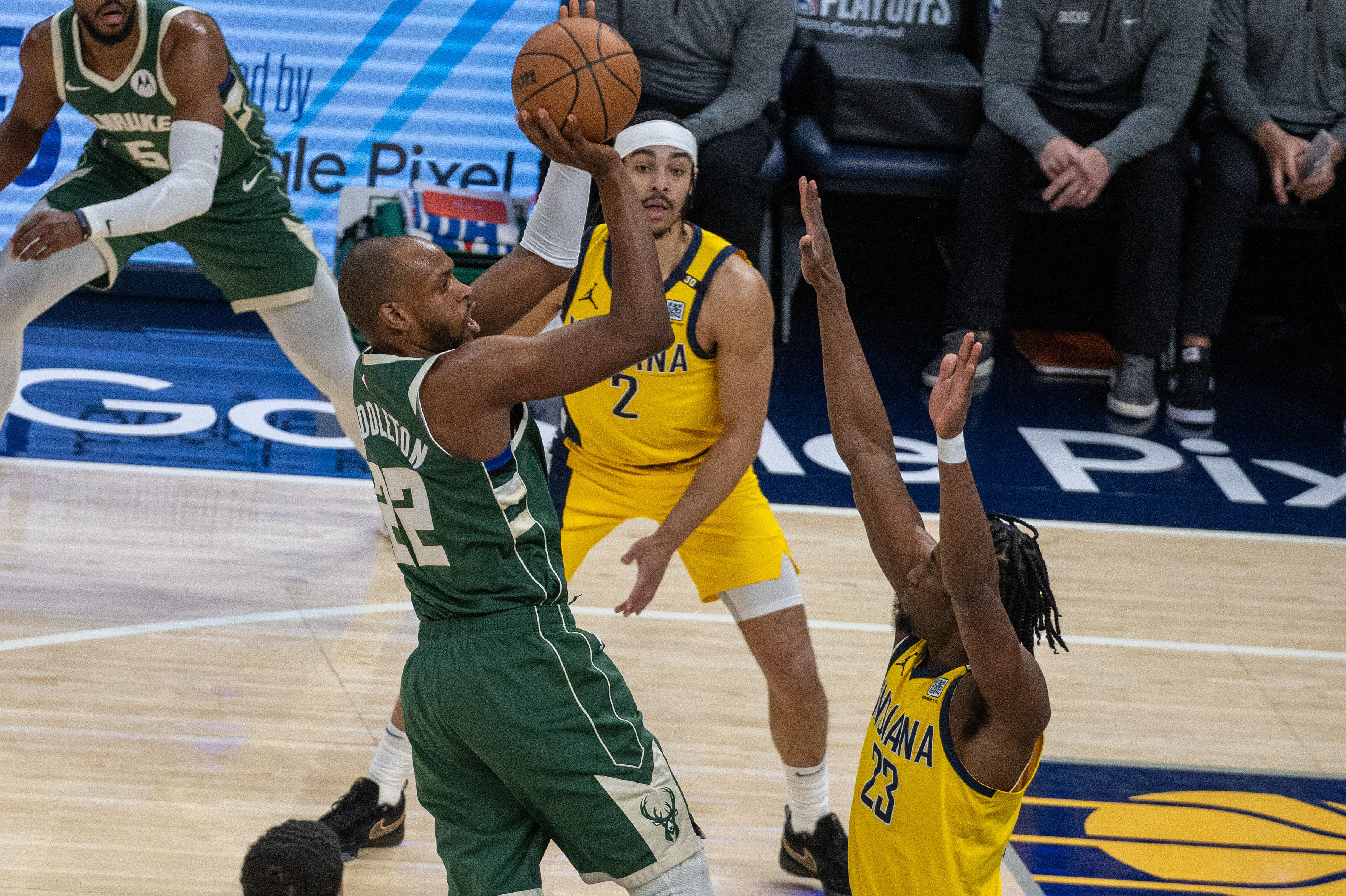 Milwaukee Bucks star wing Khris Middleton (Image Credit: Trevor Ruszkowski-Imagn Images)