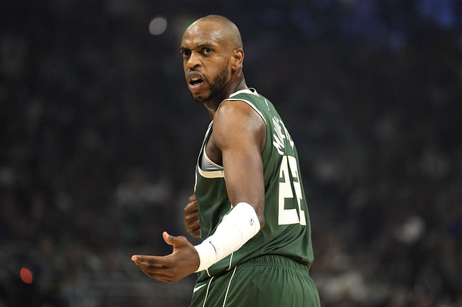 NBA insider reveals latest status of Khris Middleton's return to Bucks from injury ahead of training camp