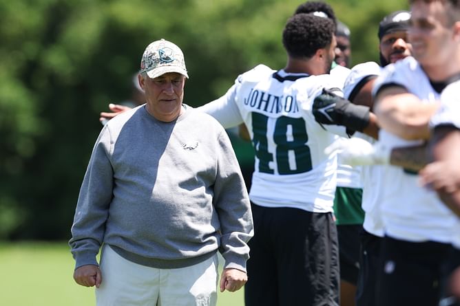 NFL analyst blasts Vic Fangio for masterminding “atrocious” defense on $5,000,000 Eagles paycheck