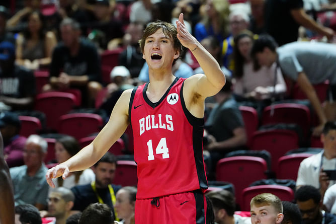 Bulls rookie Matas Buzelis bonds with veteran Torrey Craig, DJ Steward and Onuralp Bitim as quartet enjoy pool recovery session