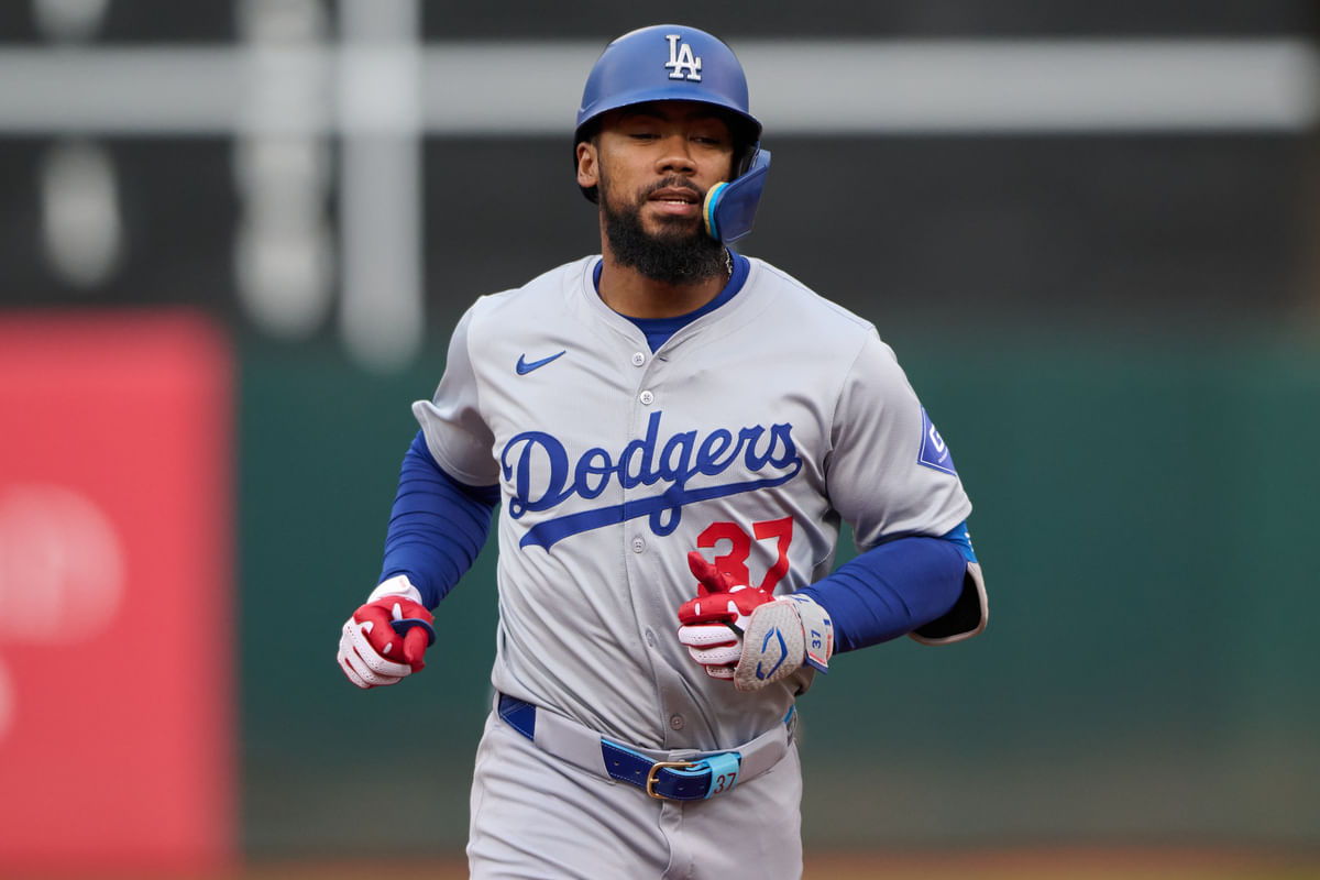 Dave Roberts Clears The Air: Why Teoscar Hernandez Is Missing From Lineup! - rdzwlf1