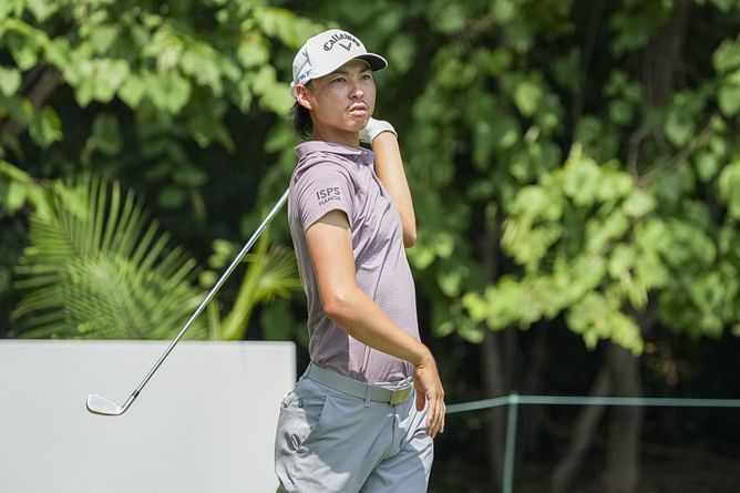WATCH: Min Woo Lee takes hilarious video of Si Woo Kim sleeping while travelling for the Presidents Cup