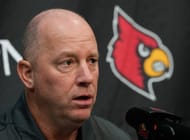 Louisville coach Jeff Brohm, whose <a href='https://www.sportskeeda.com/college-football/louisville-cardinals-football' target='_blank' rel='noopener noreferrer'>Cardinals</a> broke into the Top 25 and earned a spot in our AP poll Top 25 Week 2 winners and losers. (Photo Credit: IMAGN)