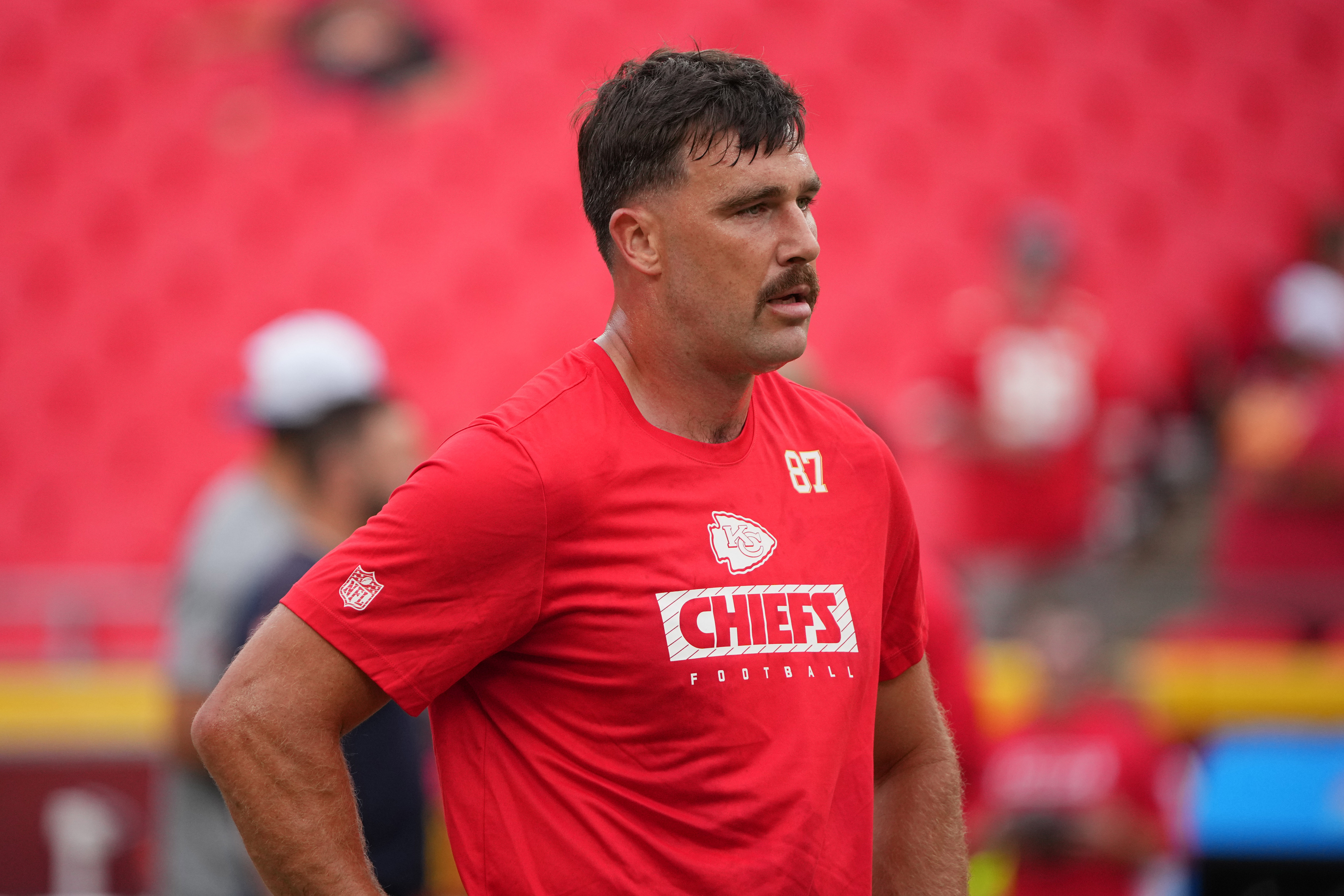 "Kelce is on his way to retirement?" Chiefs fans react to Noah Gray's