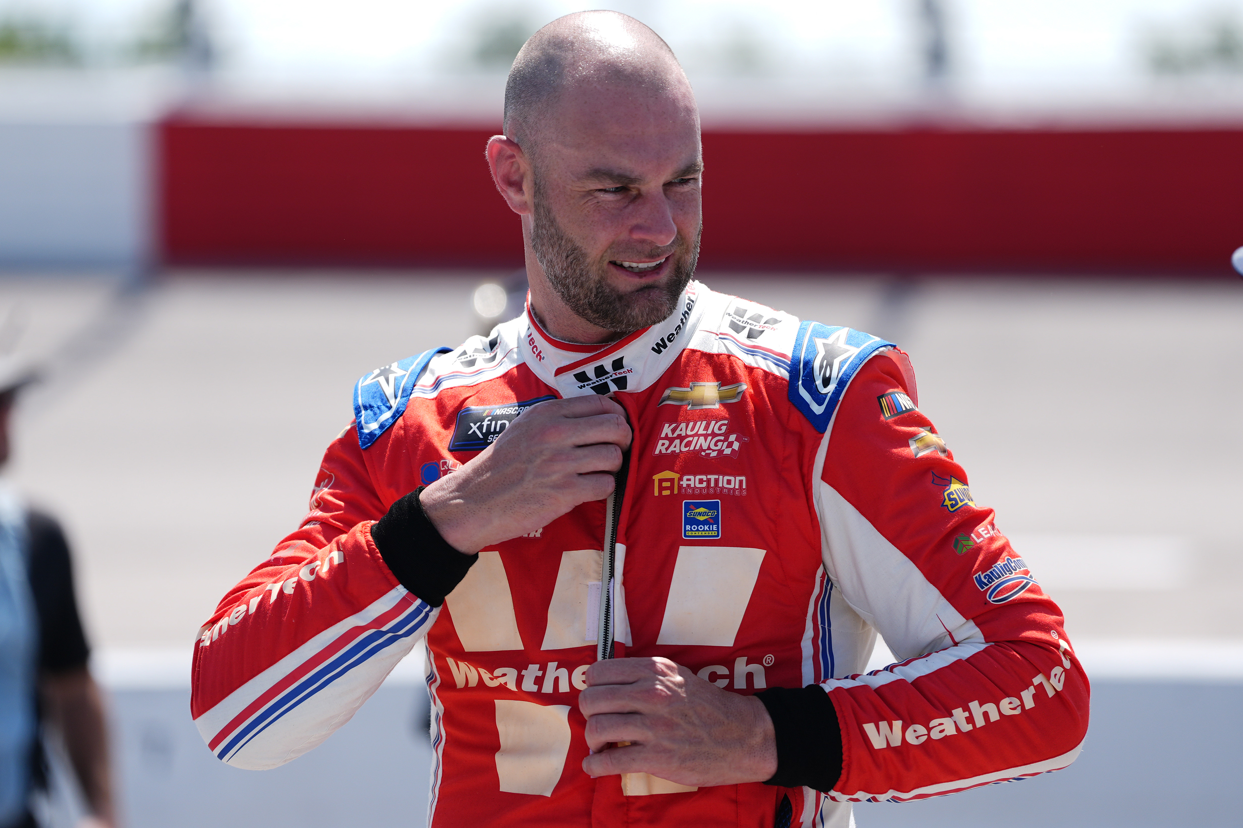 NASCAR Cup Series driver Shane van Gisbergen during qualifying for the Cook Out Southern 500 at Darlington Raceway on September 2, 2024 (Source: Imagn)