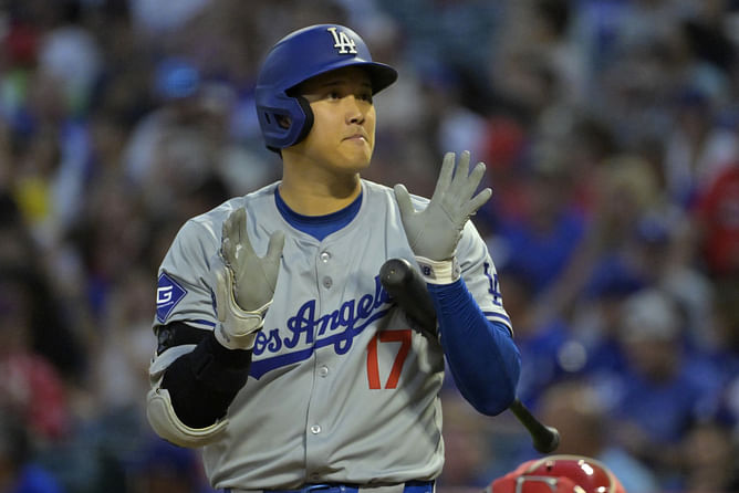 WATCH: Shohei Ohtani receives warm ovation and grand scoreboard tribute on return to Angel Stadium for the first time since Dodgers move