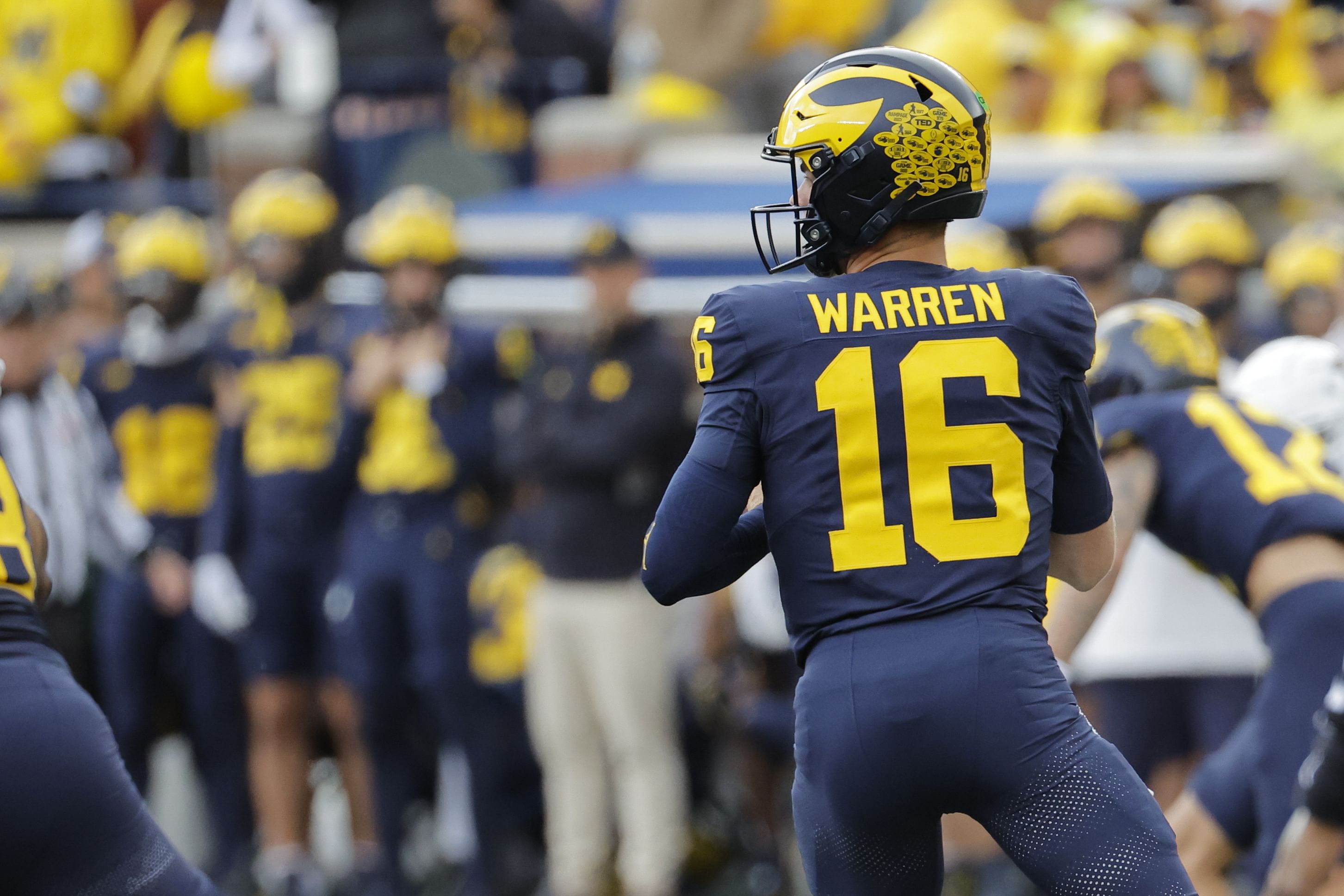 Davis Warren has started for Michigan due to Tuttle&#039;s injury recovery. (Photo Credit: IMAGN)