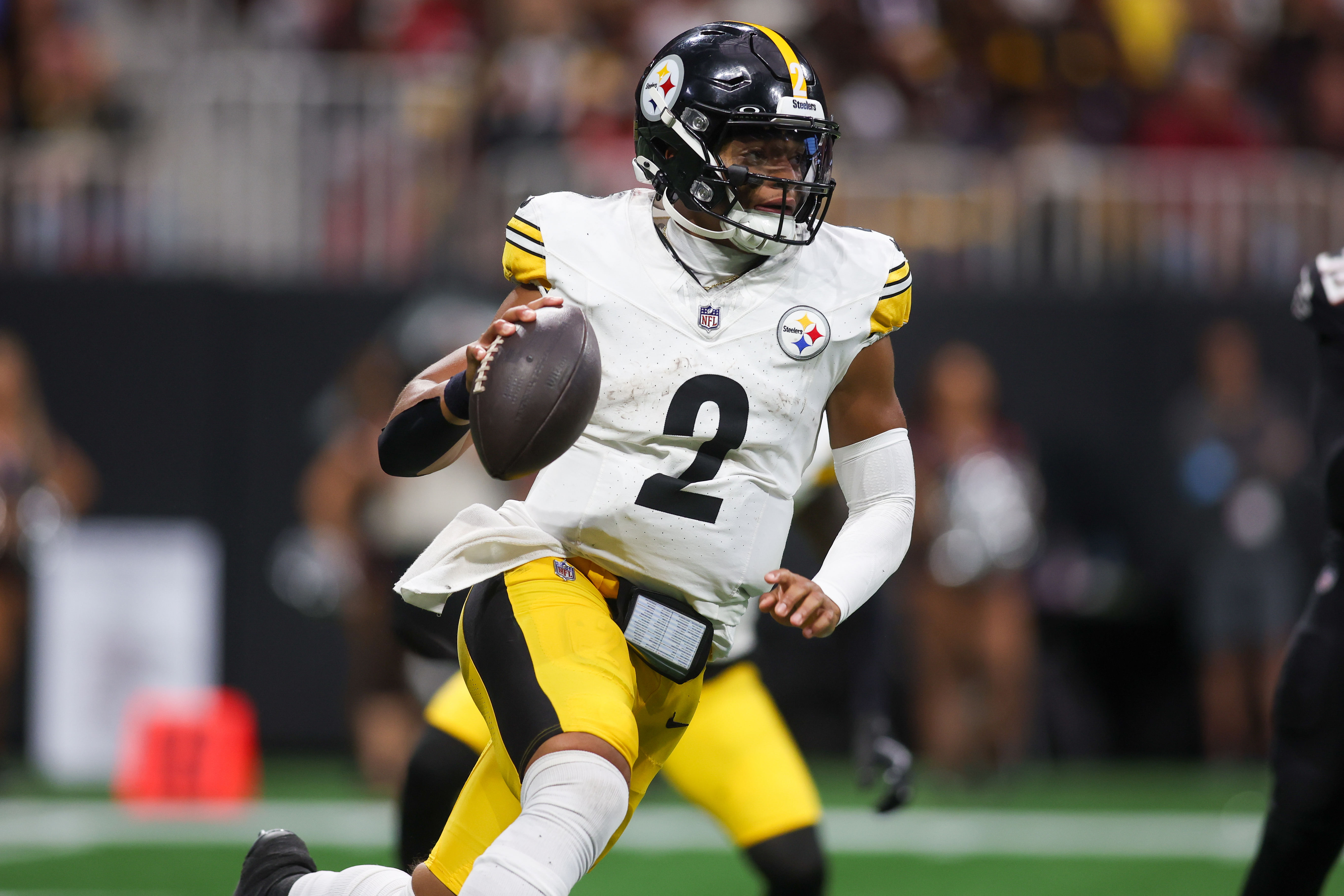 Jaxson Dart could supplant Justin Fields with the Pittsburgh Steelers. (Photo Credit: IMAGN)