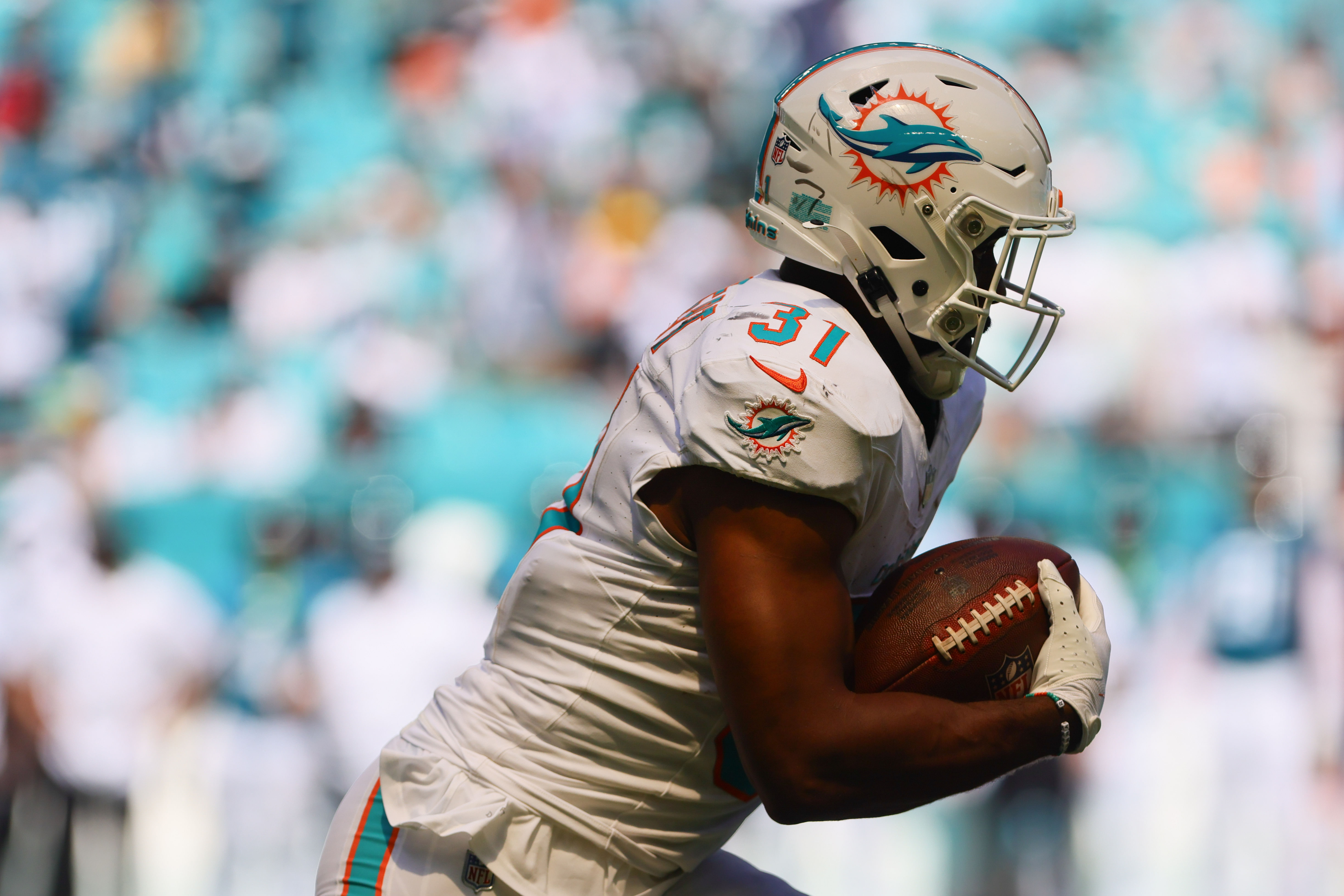 Miami Dolphins RB Raheem Mostert is ruled out for Week 2 vs. Bills - Source: Imagn