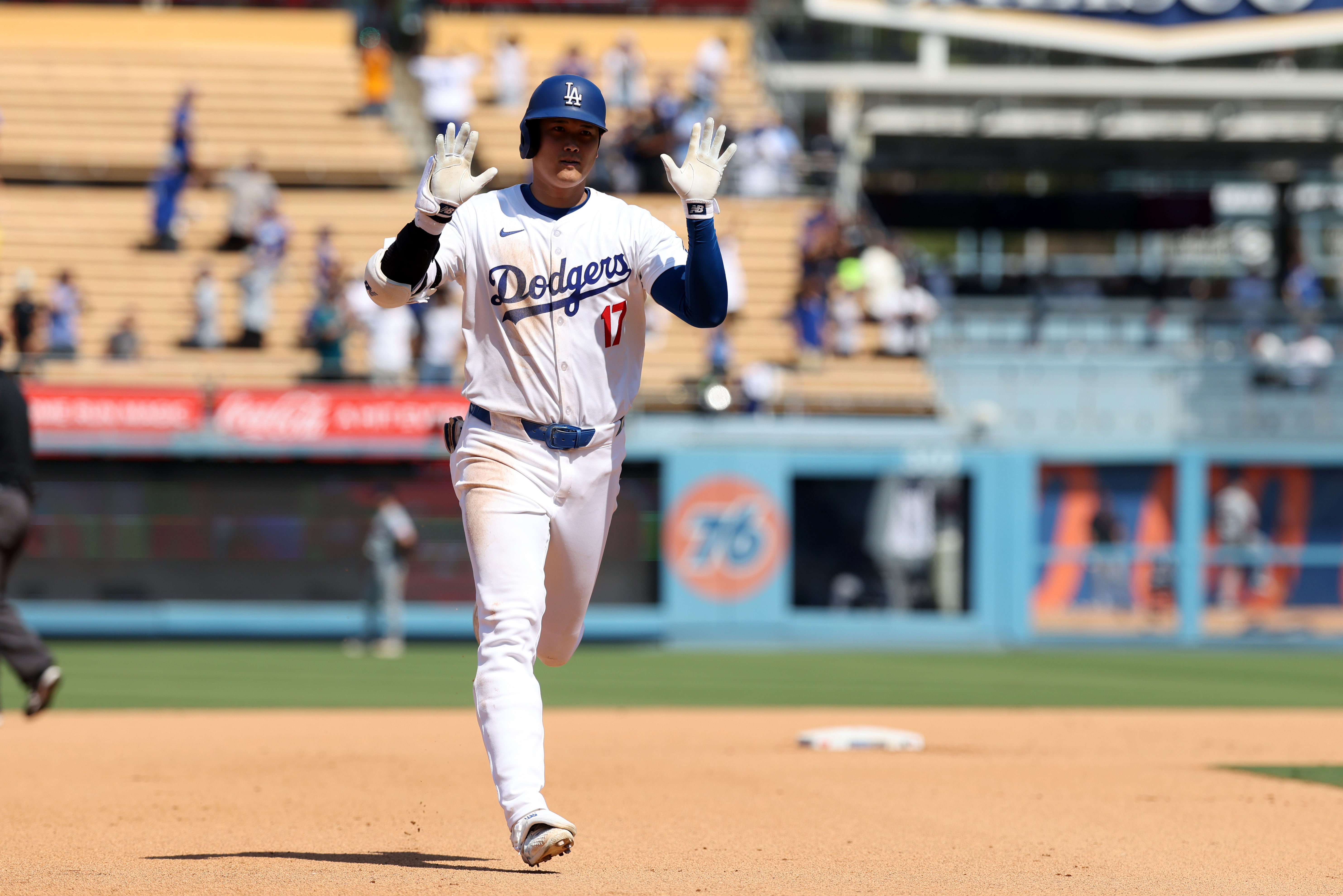 MLB: Cleveland Guardians at Los Angeles Dodgers - Source: Imagn