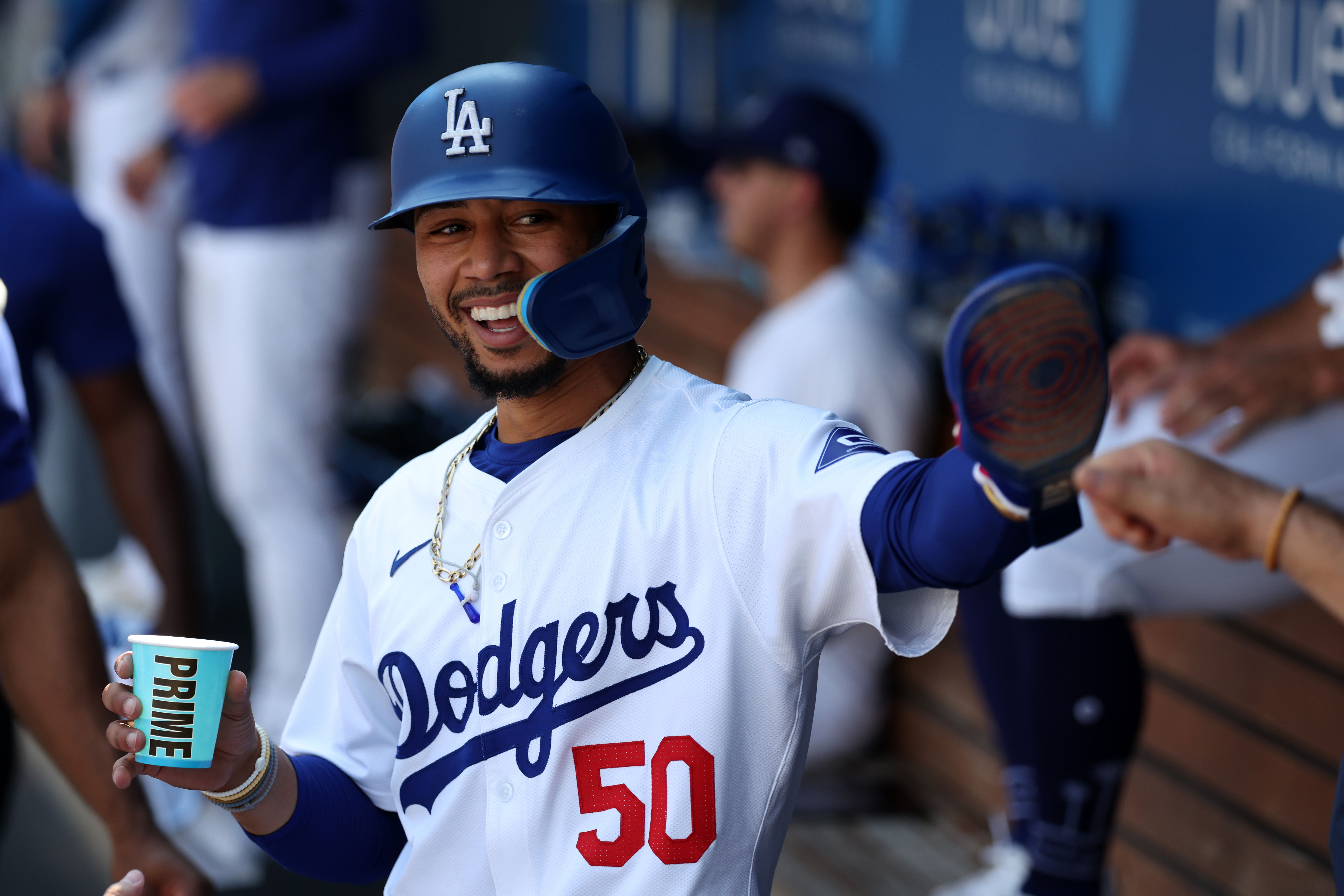 Mookie Betts shared his hillarious encounter with Usher during the Dodgers vs. Braves game (Photo Credit: IMAGN)