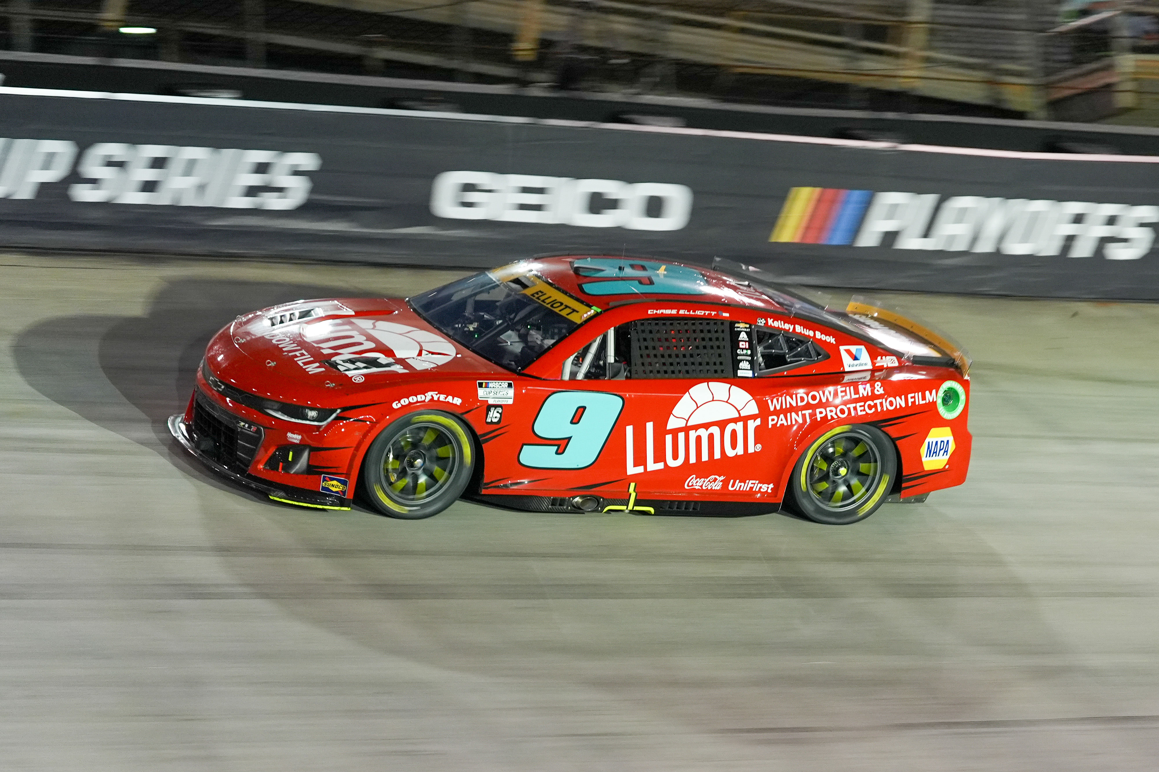 Chase Elliott (9) during the Bass Pro Shops Night Race at Bristol Motor Speedway (Image via Imagn)