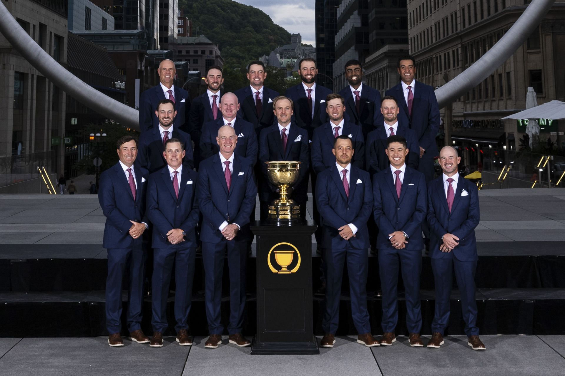 The U.S. Team players pose for a formal photo at The Ring (Photo via Getty Images)