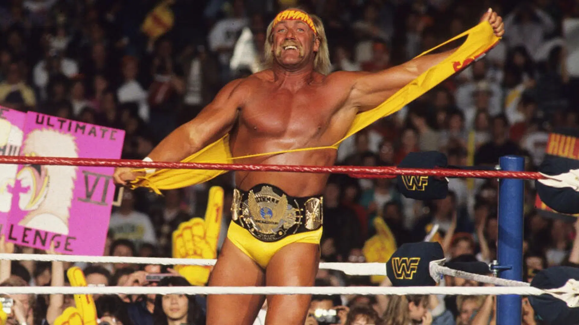 Has Hulk Hogan signed a new deal with WWE? (Image credits: WWE.com)