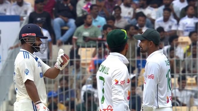 'मुझे क्यों मार रहे हो...'- ऋषभ पंत और लिटन दास के बीच हुई तीखी बहस, सामने आया वीडियो