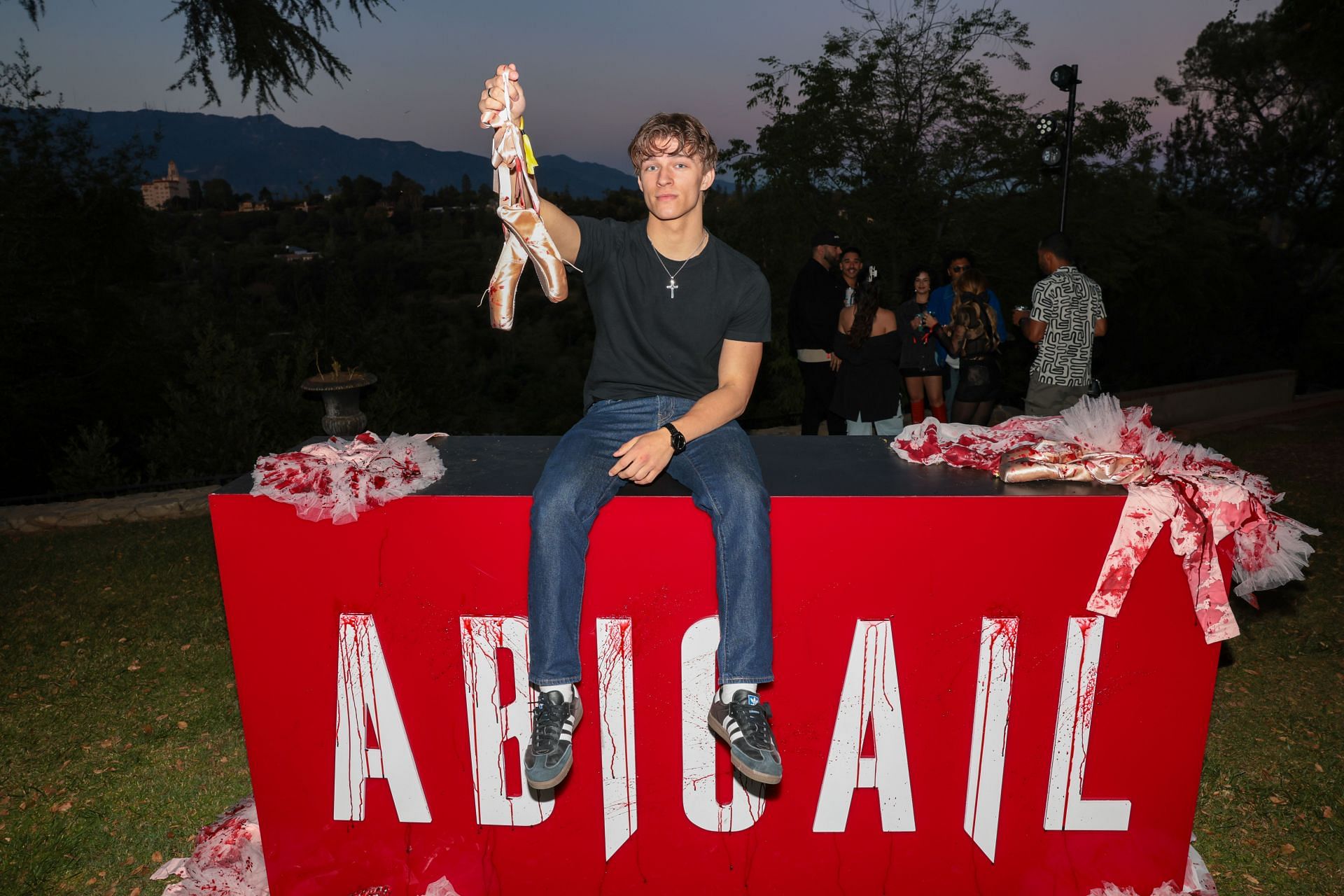 Alex Sampson on Abigail #GirlDinner LA Event (Image via Getty)