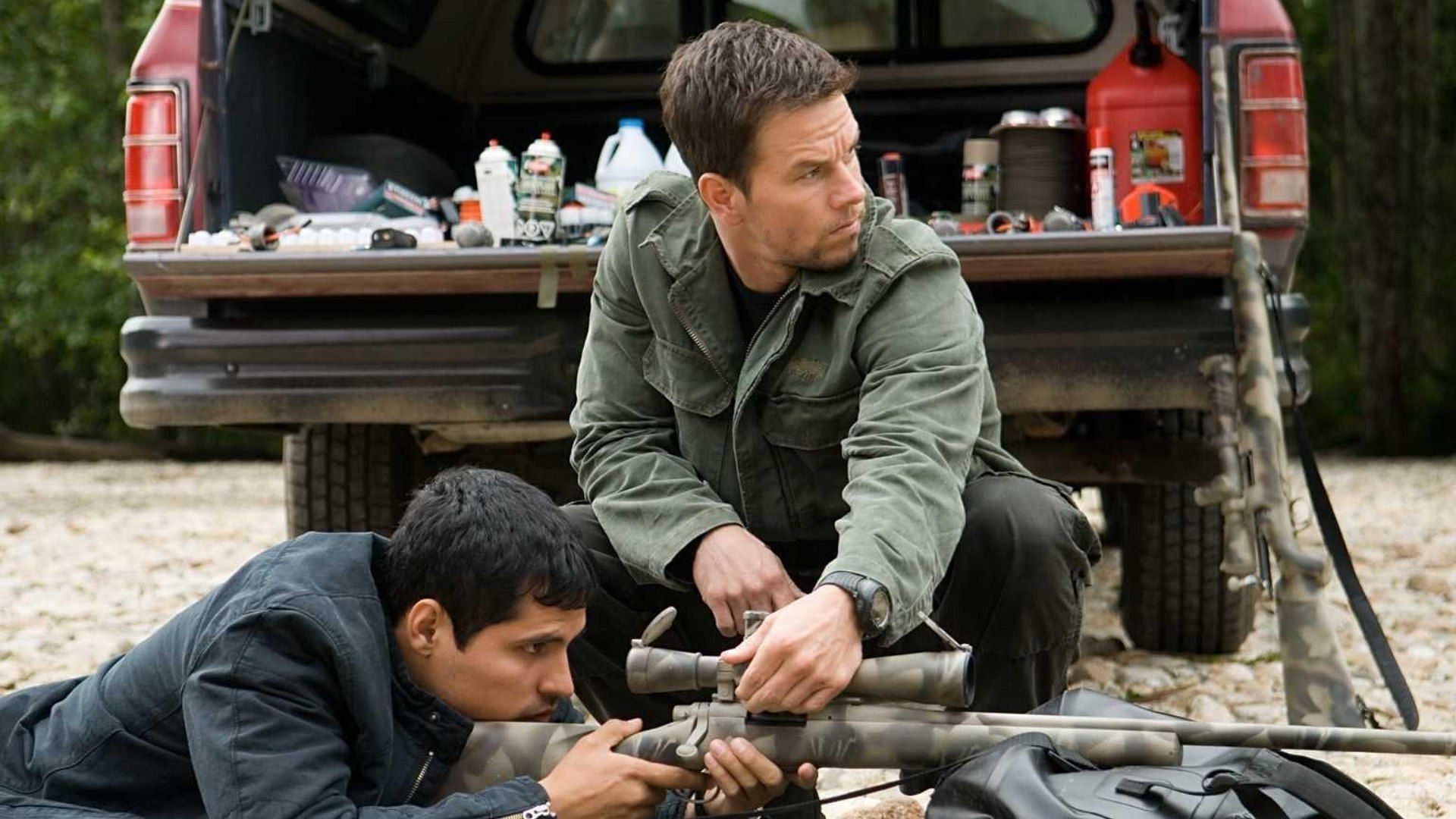 A still from the 2007 movie Shooter (Image via Paramount Pictures)