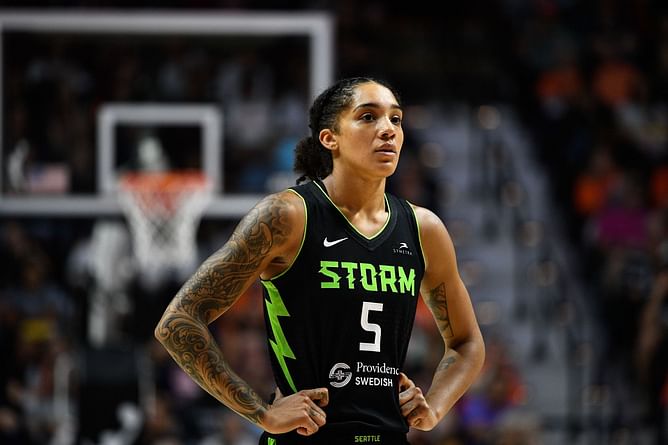 Gabby Williams receives $495 timepiece as recognition for making Storm's all-time 25 list
