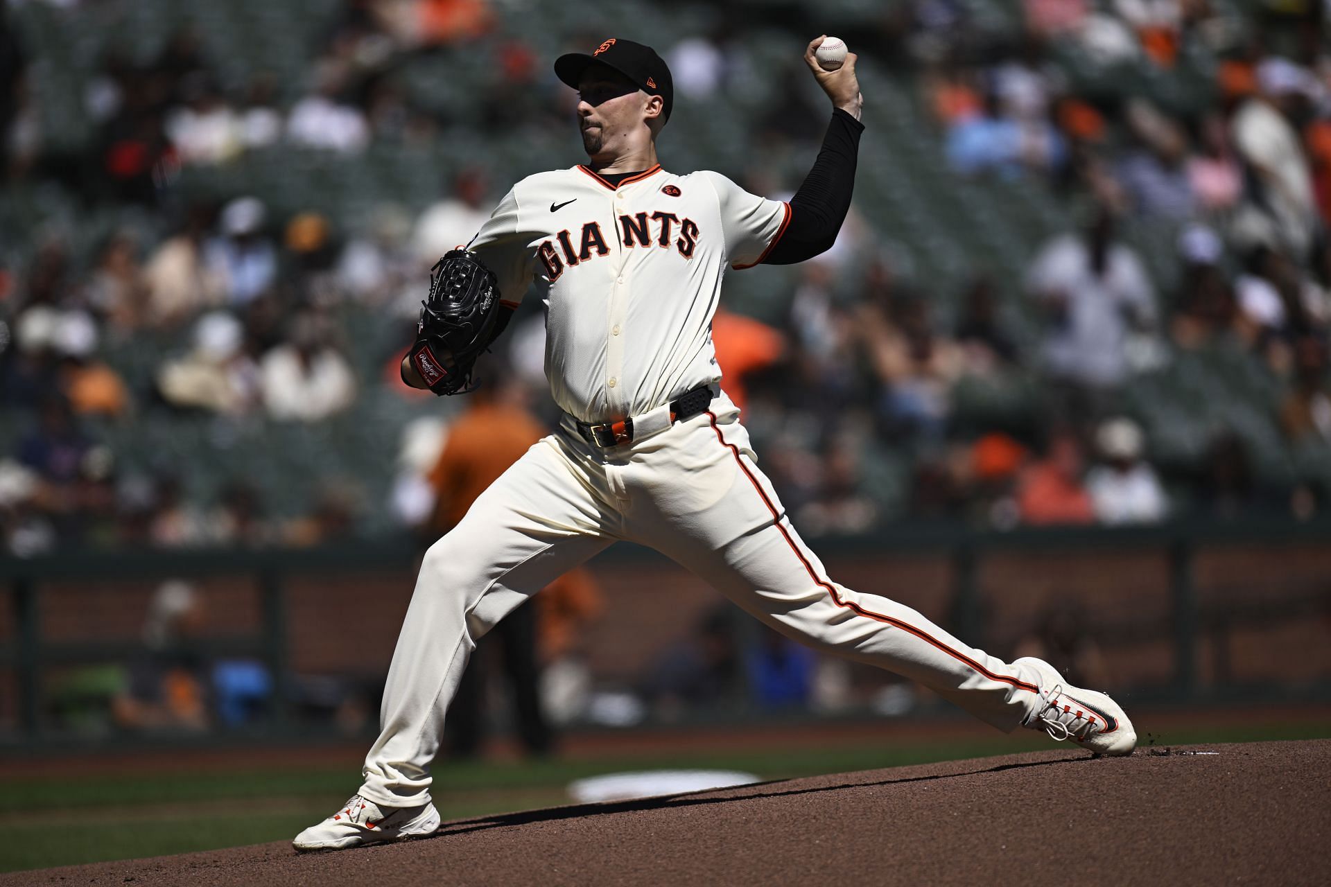 Giants pitcher Blake Snell in action against the Arizona Diamondbacks - Source: Getty