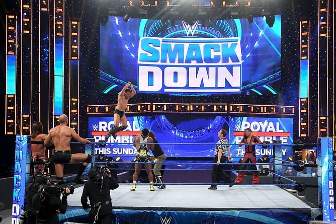 Major WWE Superstar botched pin in SmackDown match; could lead to heel turn