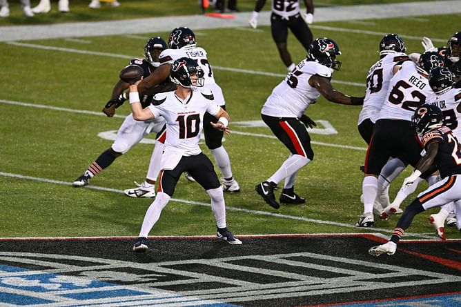 How to listen to Texans-Bears game? Details on radio station coverage of Week 2 SNF clash