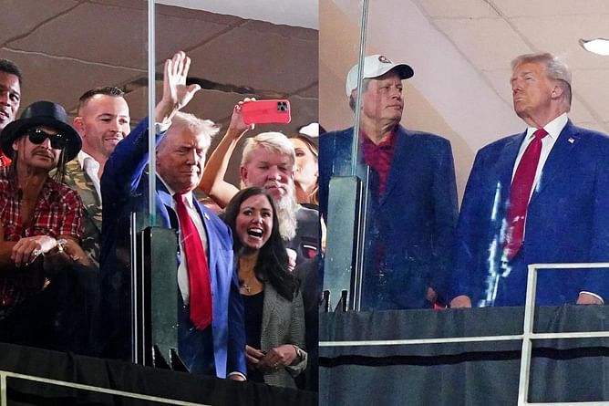 "SIX people who don't know sh*t about football": CFB world trolls Donald Trump's Alabama game acquaintances at Bryant-Denny Stadium