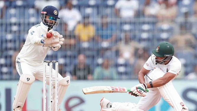 'हेलमेट से LBW ले सकते हैं; पंत ने विकेट के पीछे से किया मजेदार कमेंट, देखें वायरल वीडियो