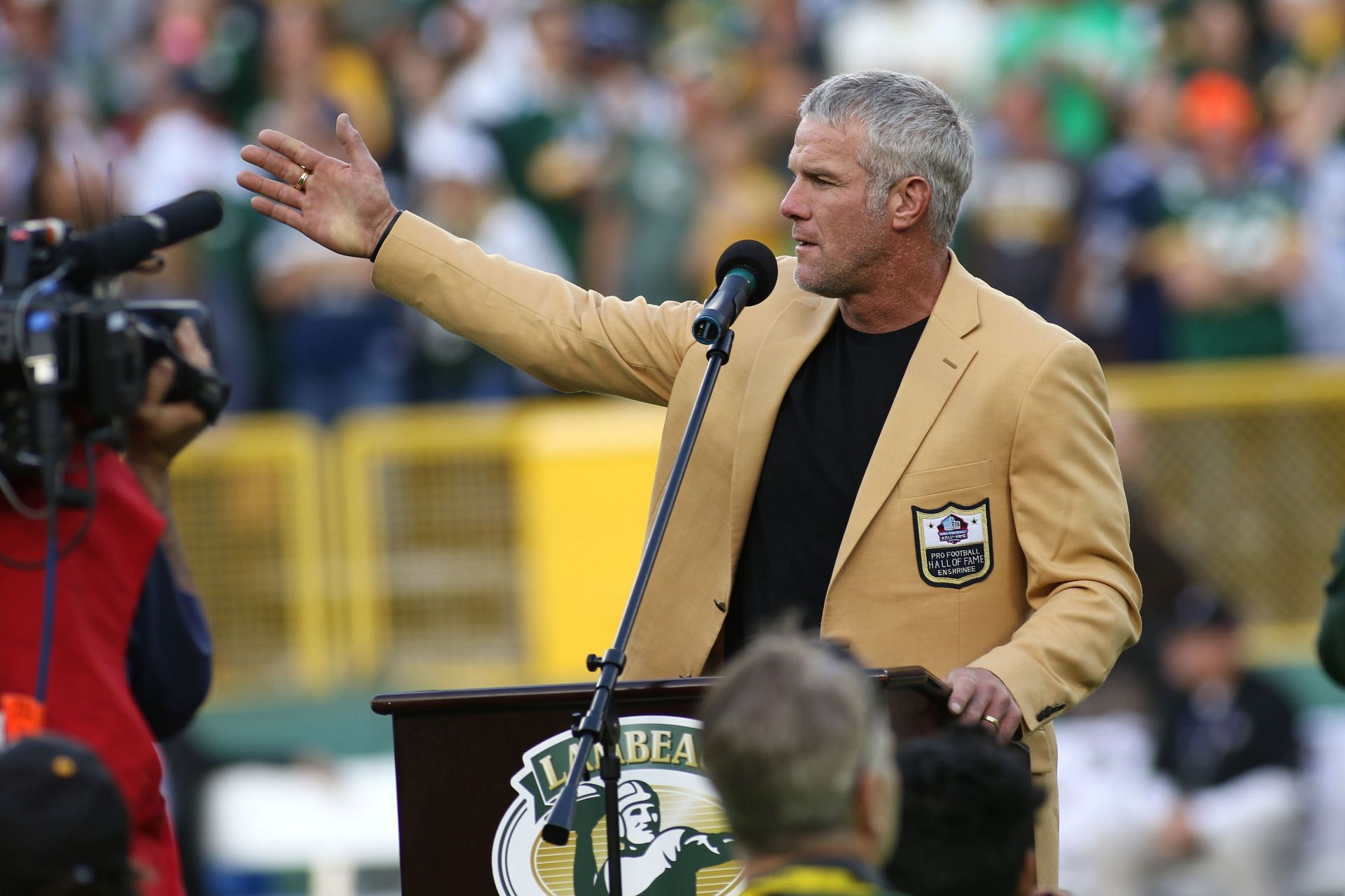 Brett Favre at Cowboys at Packers (Credits: Getty)