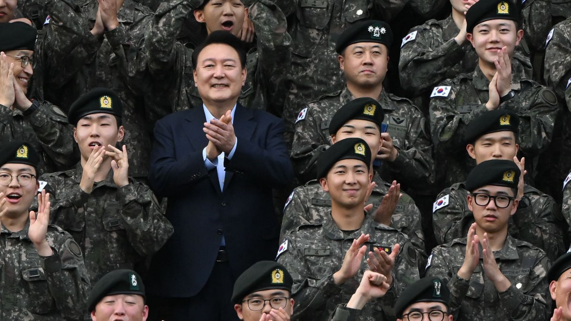 South Korean Presidential site gains online criticism over a latest photograph featuring BTS