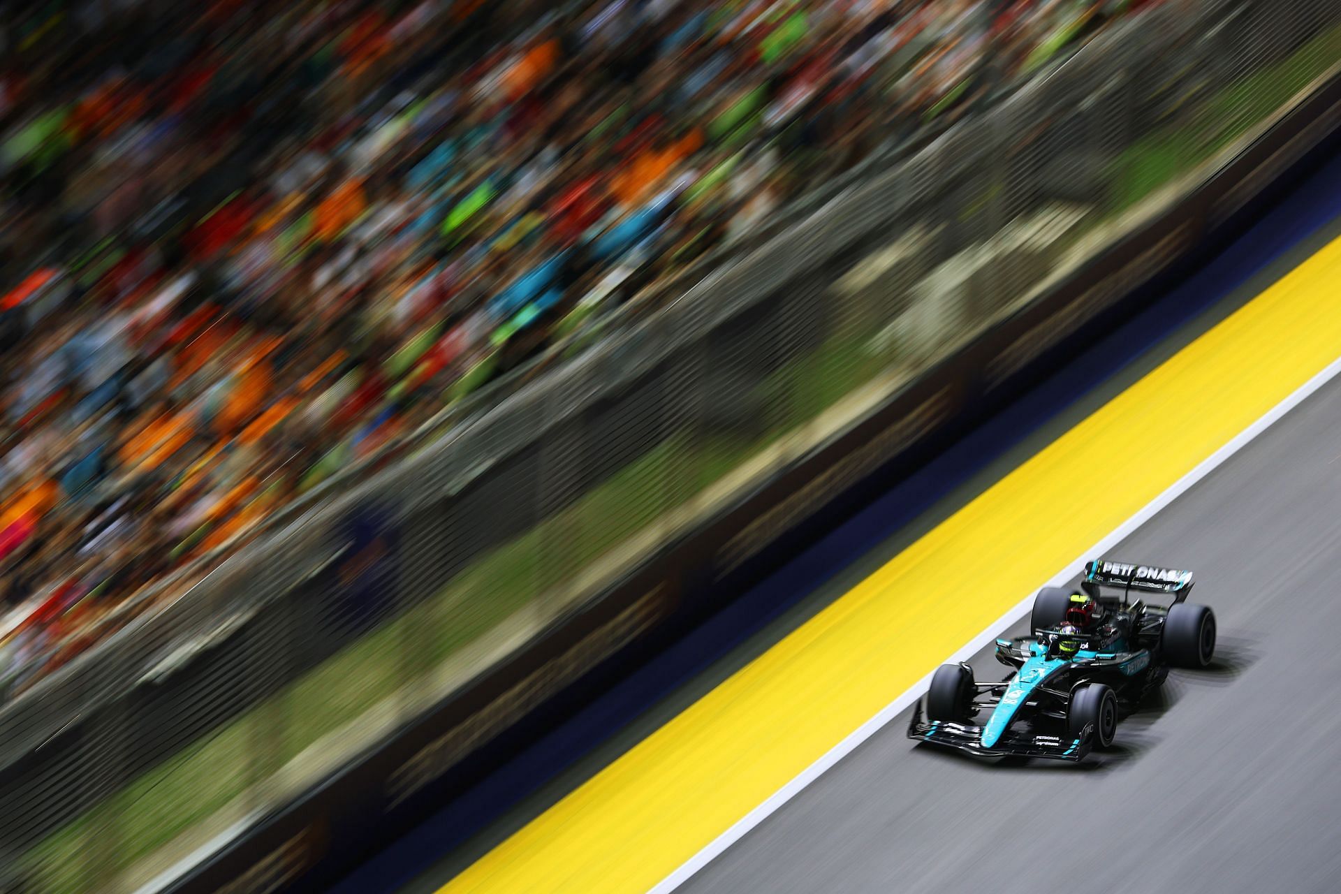 F1 Grand Prix Of Singapore SINGAPORE, SINGAPORE - SEPTEMBER 22: Lewis Hamilton of Great Britain driving the (44) Mercedes AMG Petronas F1 Team W15 on track during the F1 Grand Prix of Singapore at Marina Bay Street Circuit on September 22, 2024 in Singapore, Singapore. (Photo by Lars Baron - Formula 1/Formula 1 via Getty Images)