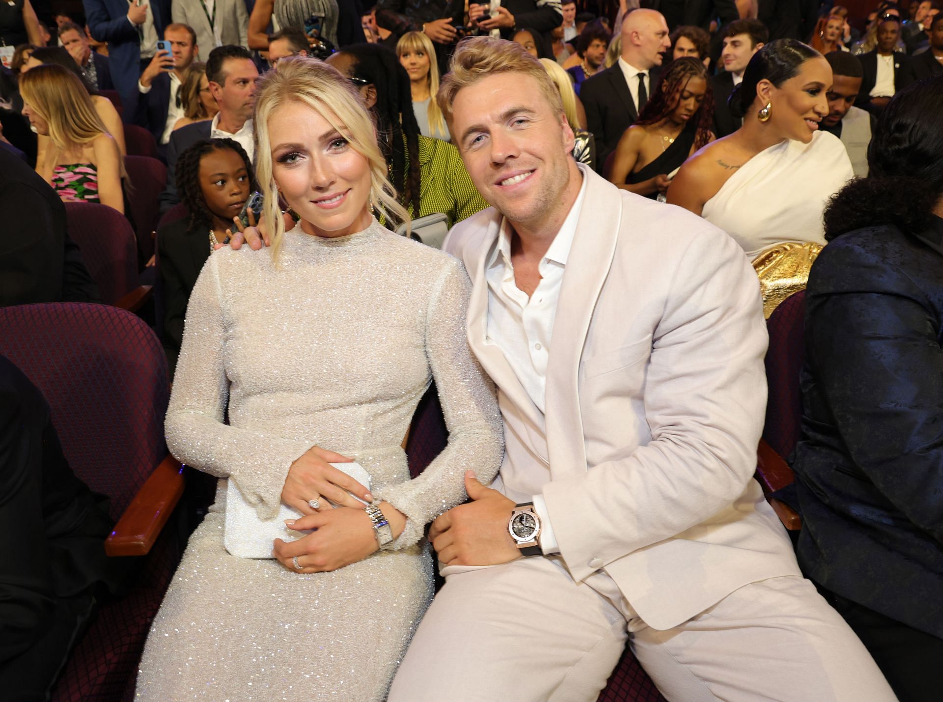 Mikaela Shiffrin and Aleksander Kilde posing for a photo at the 2023 ESPY Awards; Source: Getty