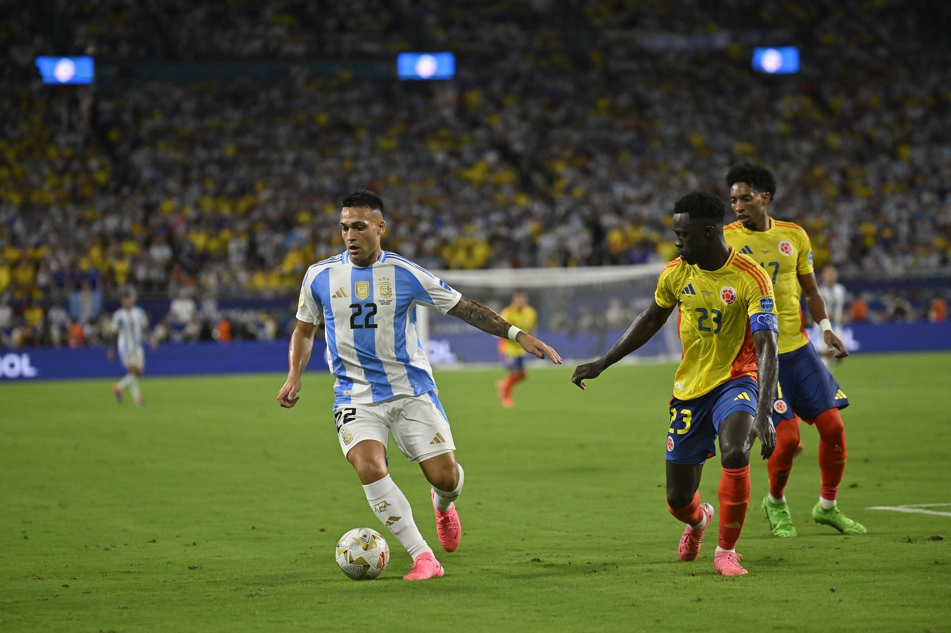 Lautaro Martinez against Colombia (Image via Getty)