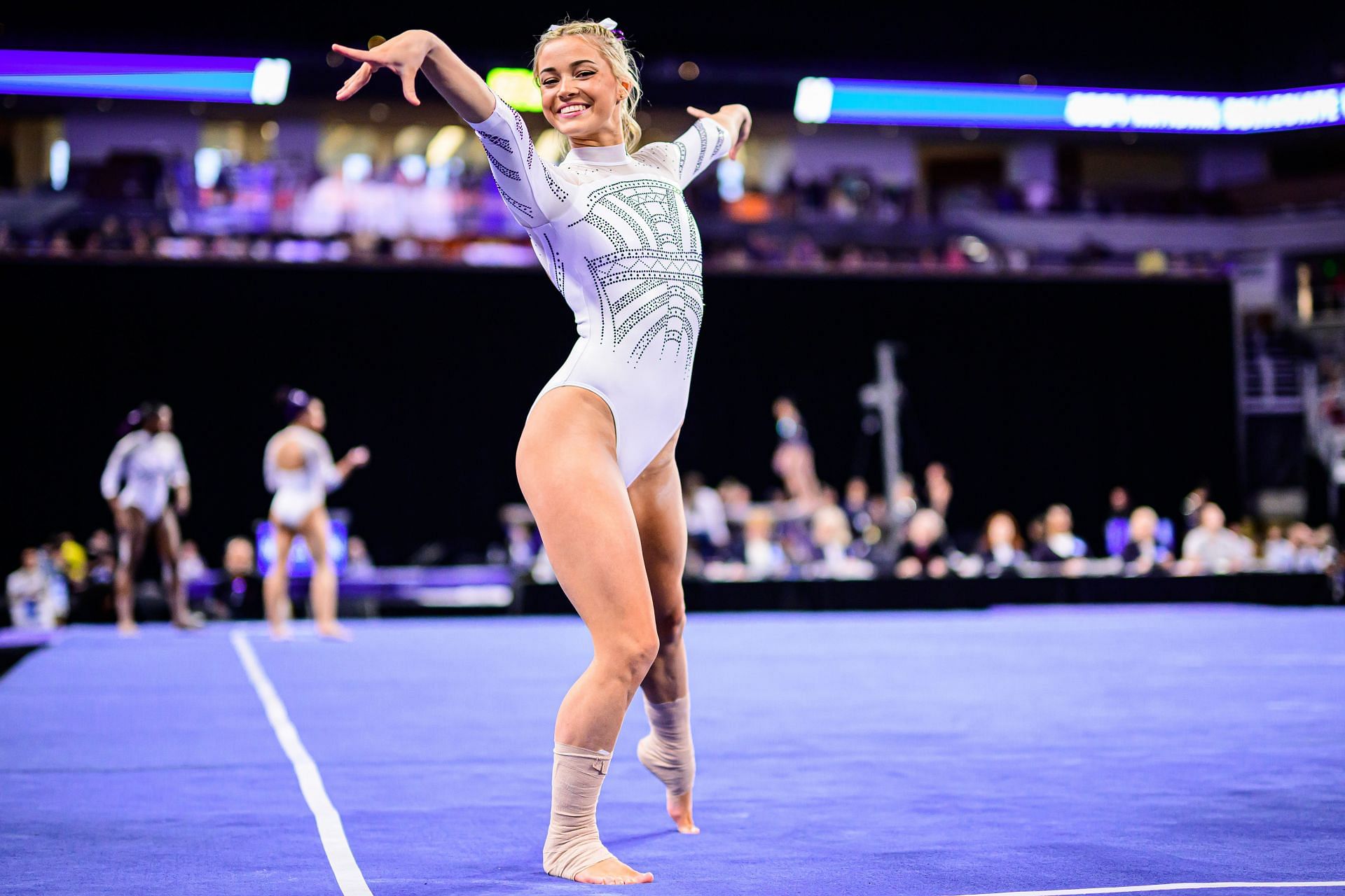 Dunne at the 2024 NCAA Gymnastics Championships in Fort Worth Texas (Image via: Getty Images)