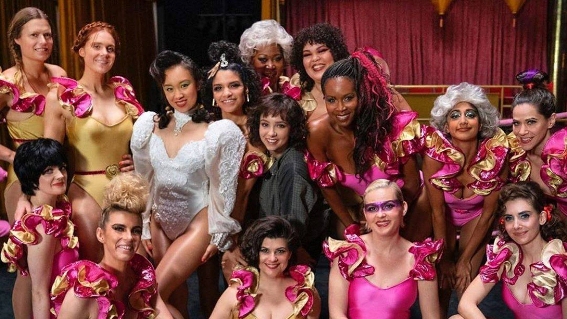 A still from the series Glow (Image via Facebook/@Glow)