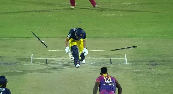 [Watch] Tinashe Muchawaya bowls Jasprit Bumrah-like yorker to castle David Warner in Zim Afro T10 league
