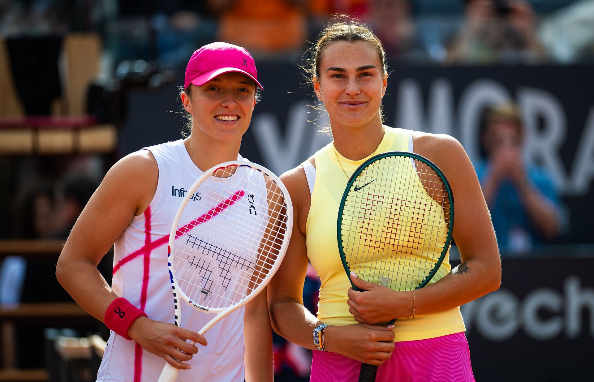 Iga Swiatek and Aryna Sabalenka at the Italian Open 2024. (Photo: Getty)