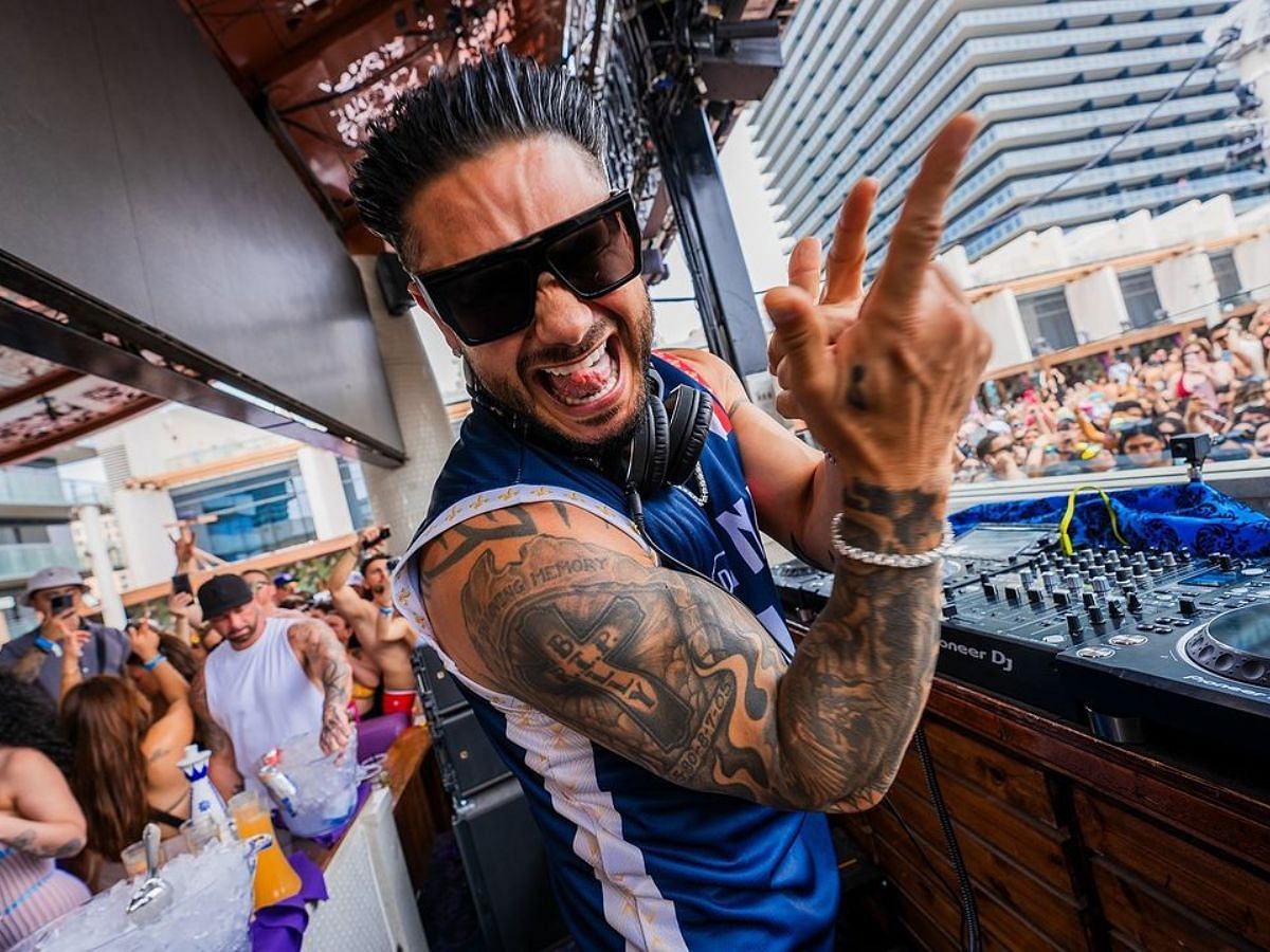 Pauly D from Jersey Shore Family Vacation (Image via Instagram/@djpaulyd)