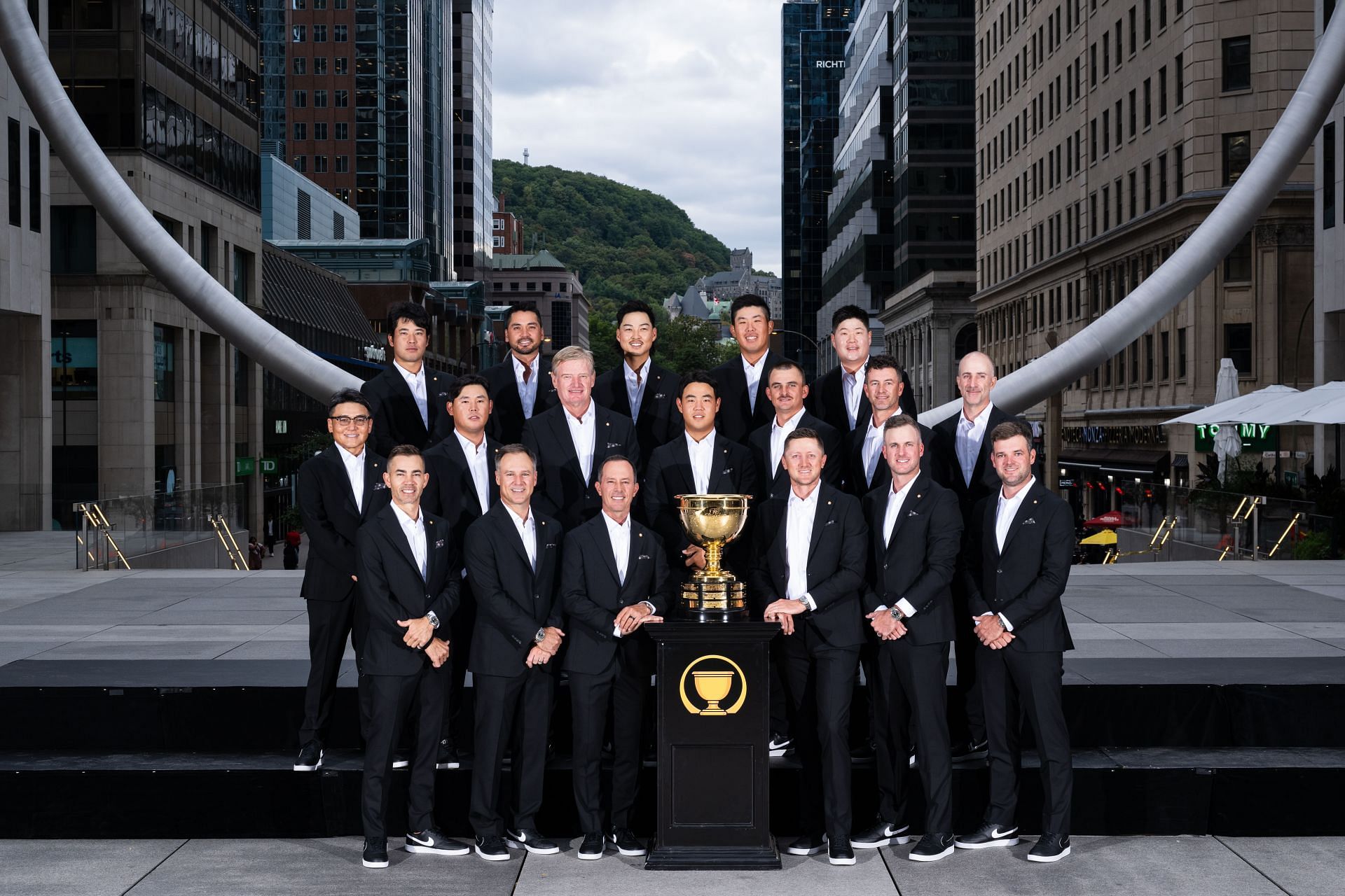 The International Team players pose for a formal photo at The Ring at the 2024 Presidents Cup (Photo TOUR via Getty Images)